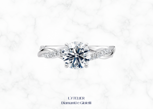 Anello Fascia Intrecciata "Amore Infinito" in Oro 18kt con Diamanti rotondi taglio brillante, design moderno ed elegante Atelier Diamanti.