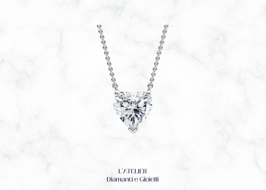 collana modello punto luce con diamante naturale a forma di cuore
