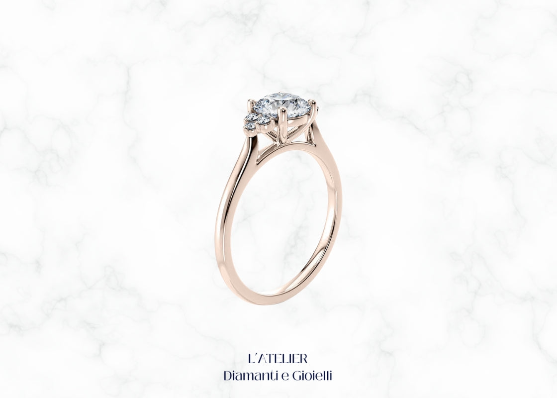 Elegante anello in oro 18 carati con diamanti, dal design luminoso che evoca il cielo stellato. Gioiello raffinato e brillante.