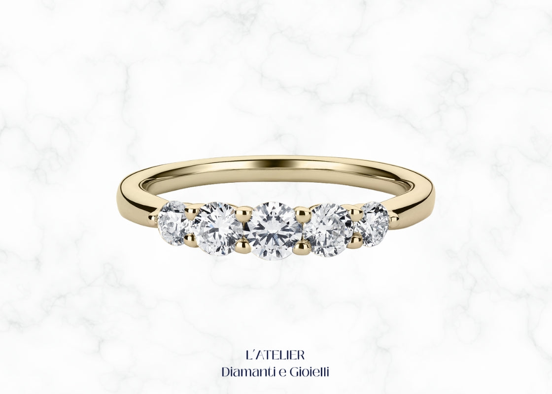 Gioiello di rappresentanza Veretta con 5 Diamanti in Oro 18kt al dito, design classico ed elegante, completamente personalizzabile Atelier Diamanti Roma.