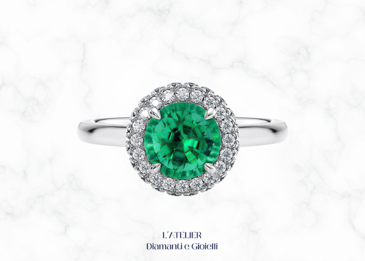 Natural Emerald and Diamond Halo Ring in 18kt Gold | Atelier Diamanti e Gioielli
