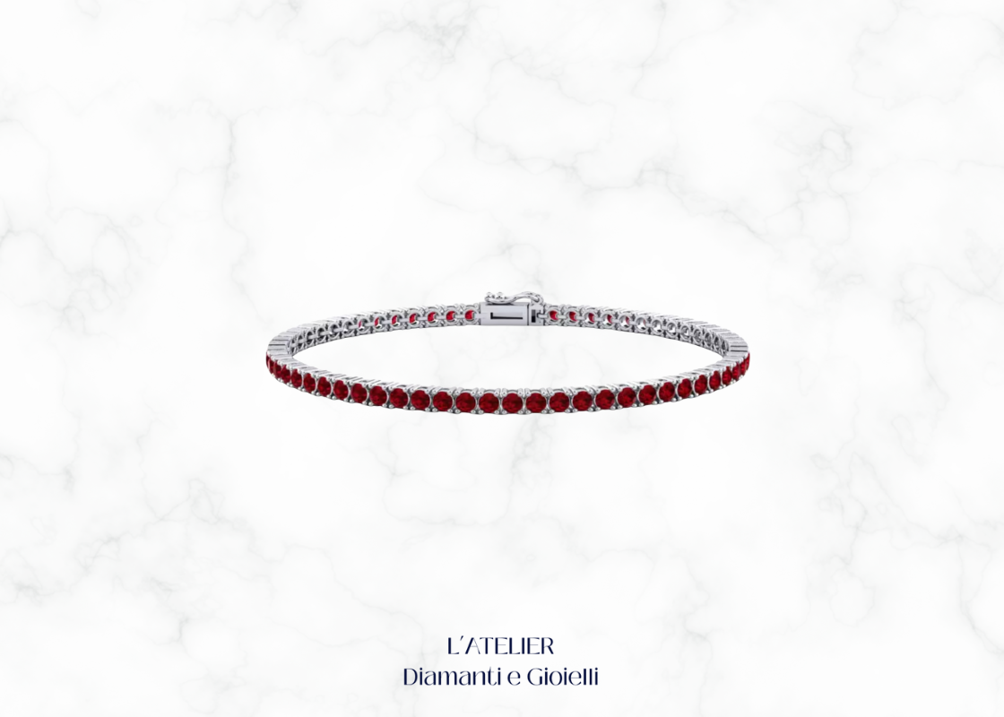Bracciale modello tennis in oro bianco o platino con rubini rossi e altre pietre preziose, su sfondo scuro. Gioiello di lusso Atelier Diamanti