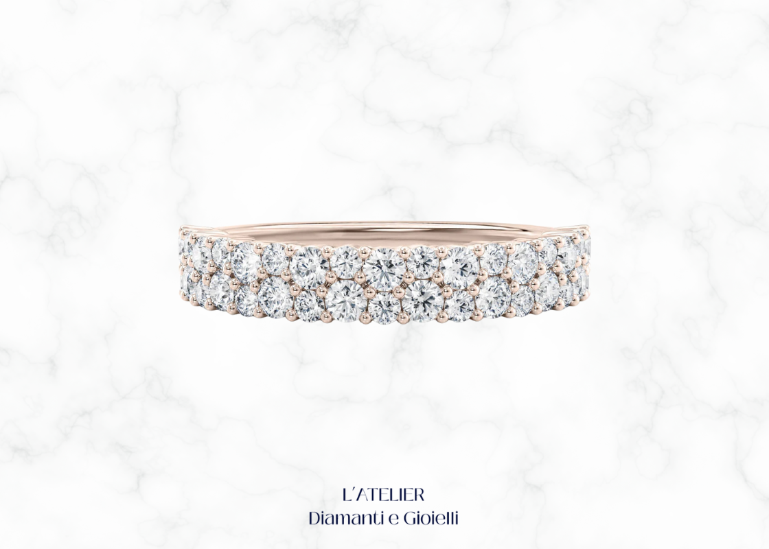 Lussuoso anello eternity 'Splendore Eterno' in oro 18 carati, interamente ricoperto di diamanti brillanti. Gioiello simbolo di amore eterno e raffinatezza