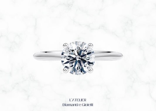 Anello Solitario con Diamante in Oro 18kt | Design Iconico per Fidanzament